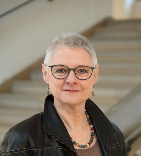 Cordula Löffler - استاد profile picture
